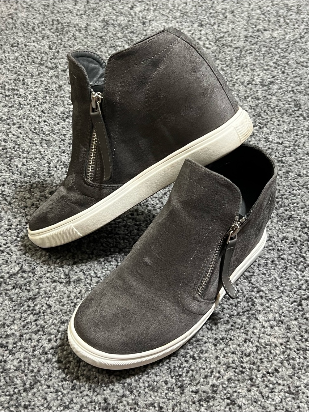 Madden Girl Prevale Grey Sneakers Size 7 EUC